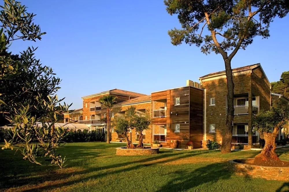 Hotel La Lagune Лучиана Екстериор снимка