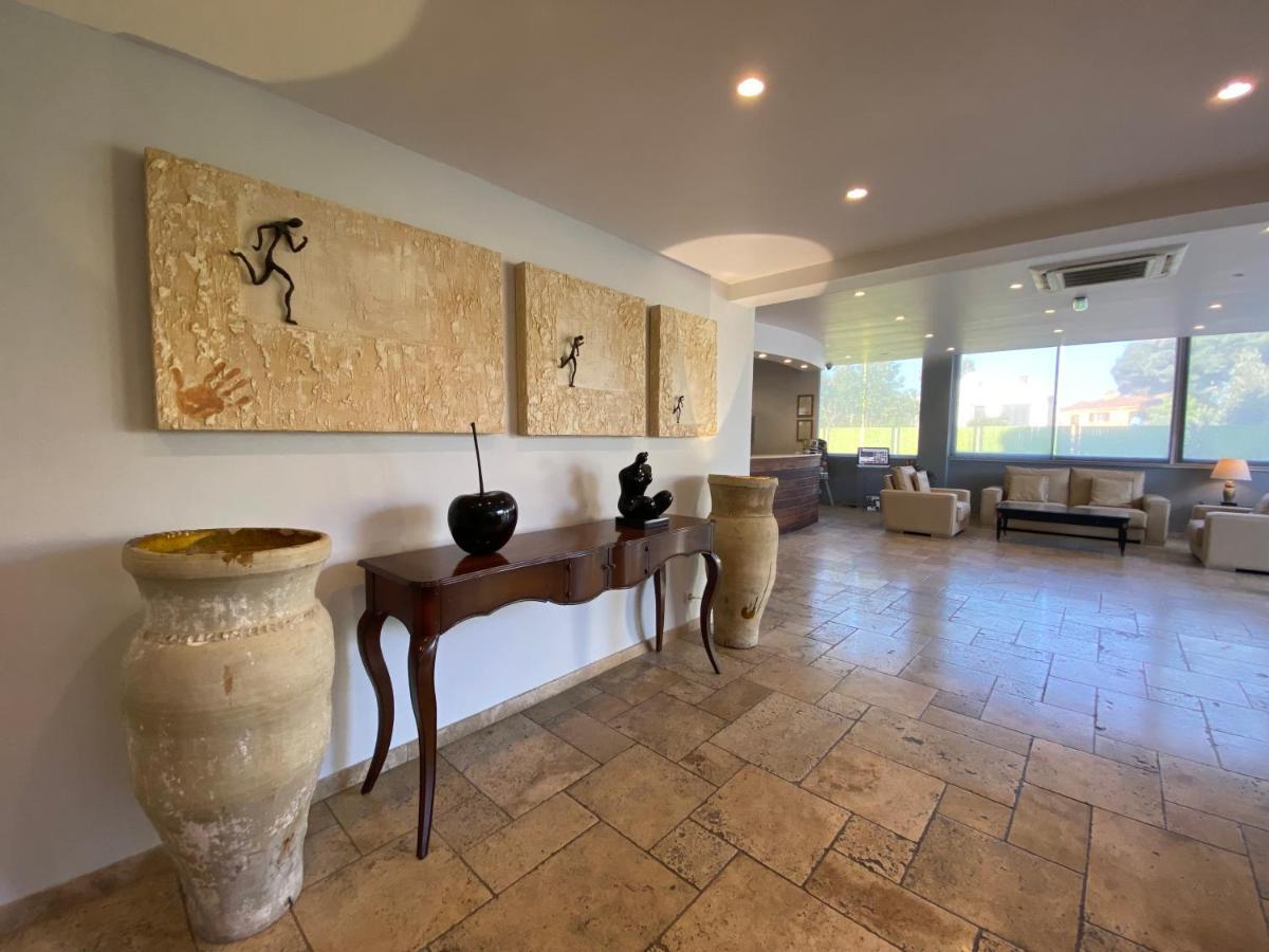 Hotel La Lagune Лучиана Екстериор снимка
