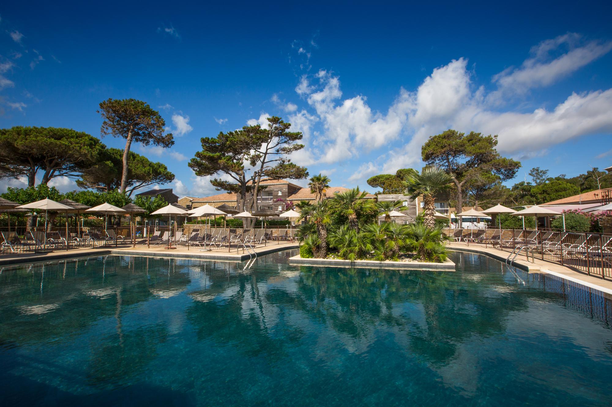 Hotel La Lagune Лучиана Екстериор снимка