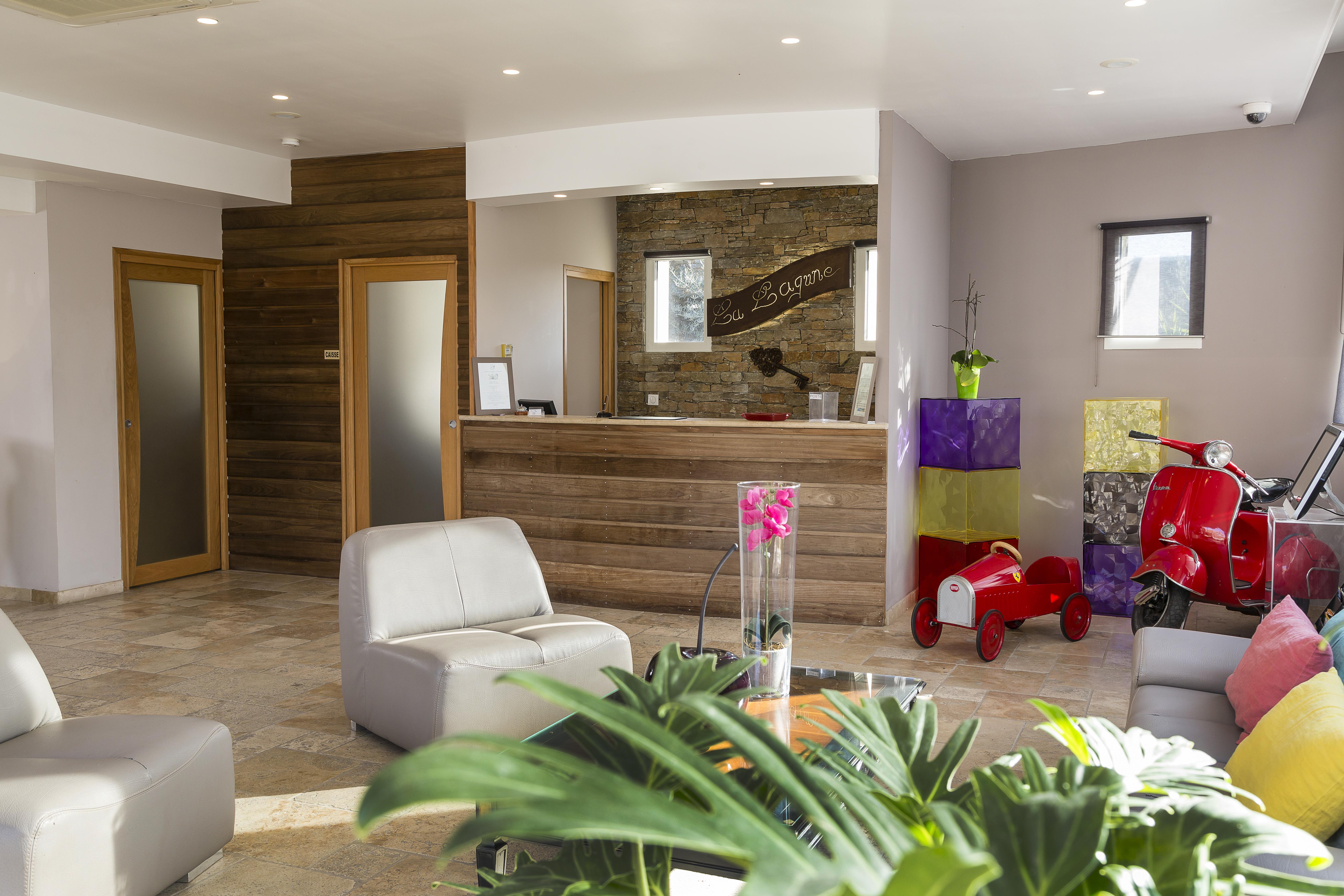 Hotel La Lagune Лучиана Екстериор снимка
